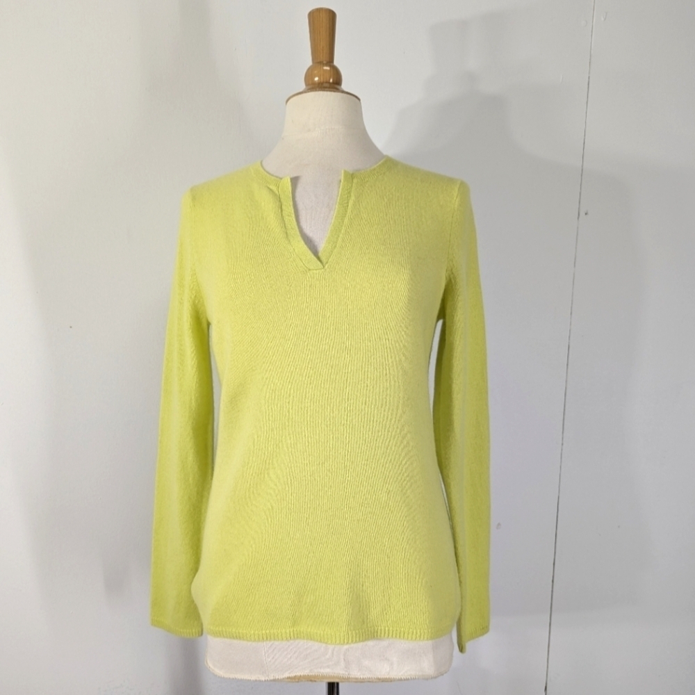 Peck & Peck Butter Yellow Cashmere Sweater V Neck  Soft Quiet Luxury Feminine M